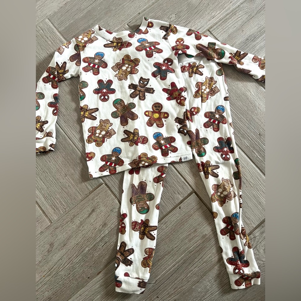Gap Marvel gingerbread Christmas pajamas